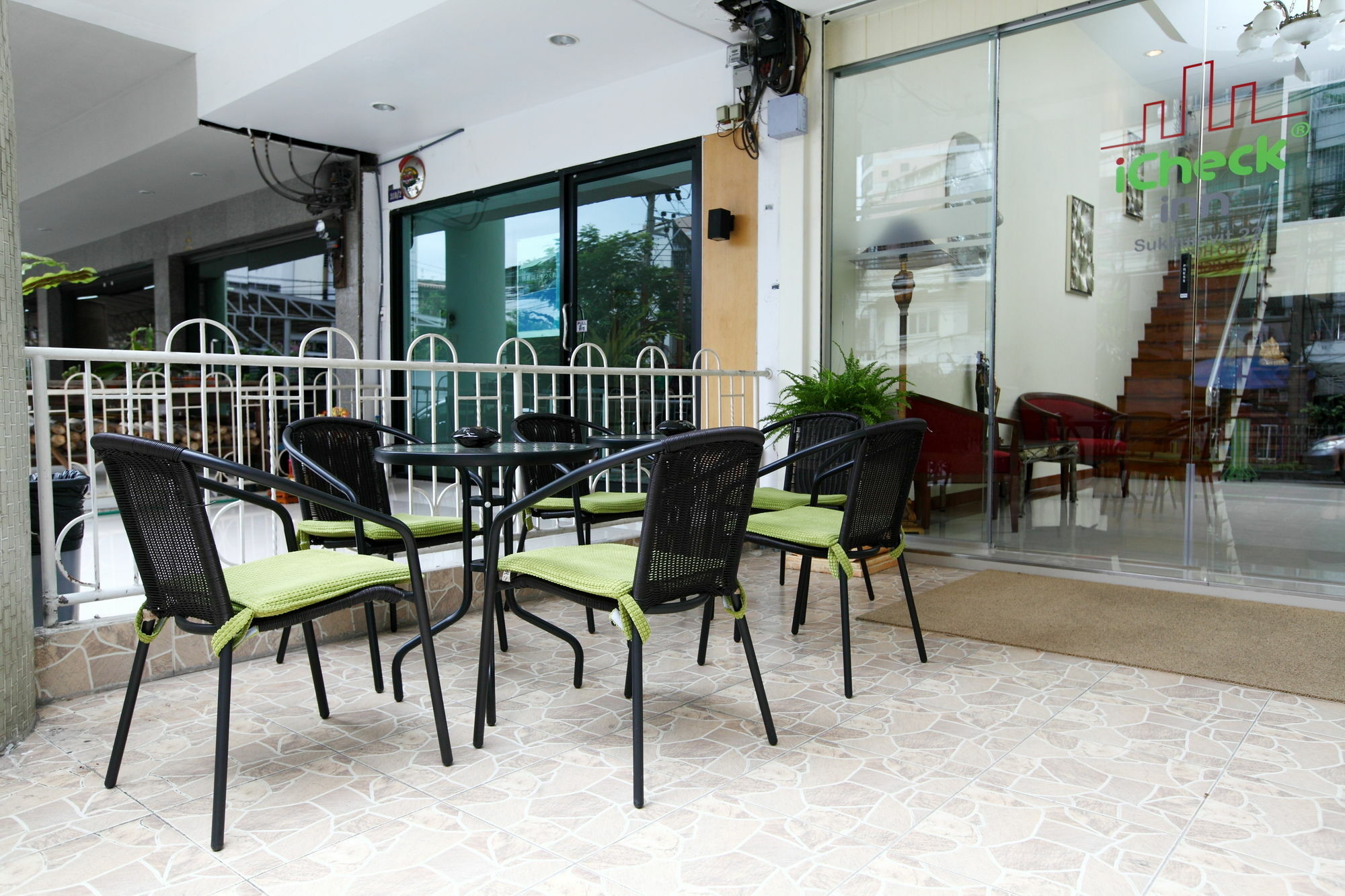 Icheck Inn Sukhumvit 22 Bangkok Exterior photo