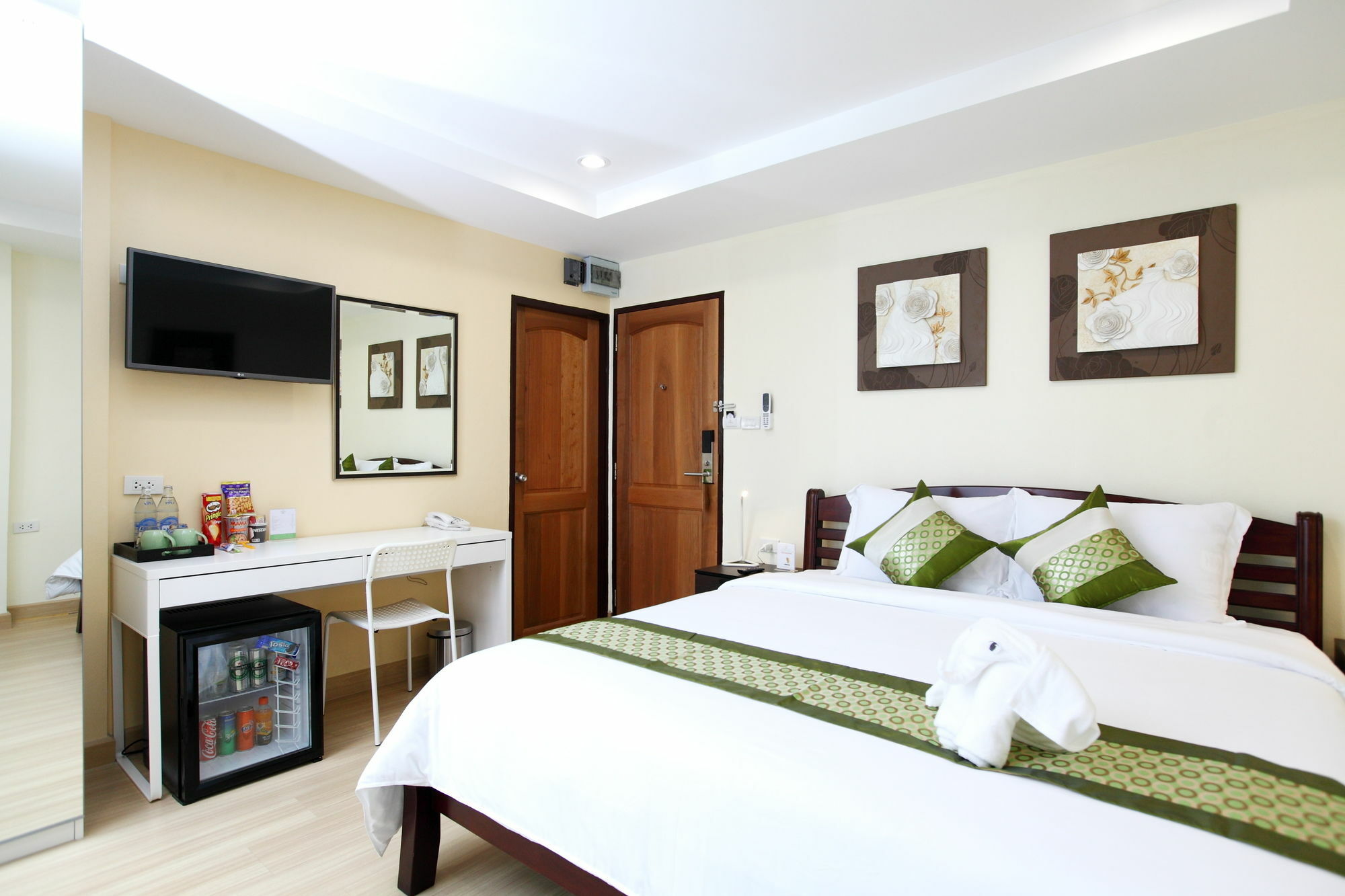 Icheck Inn Sukhumvit 22 Bangkok Exterior photo
